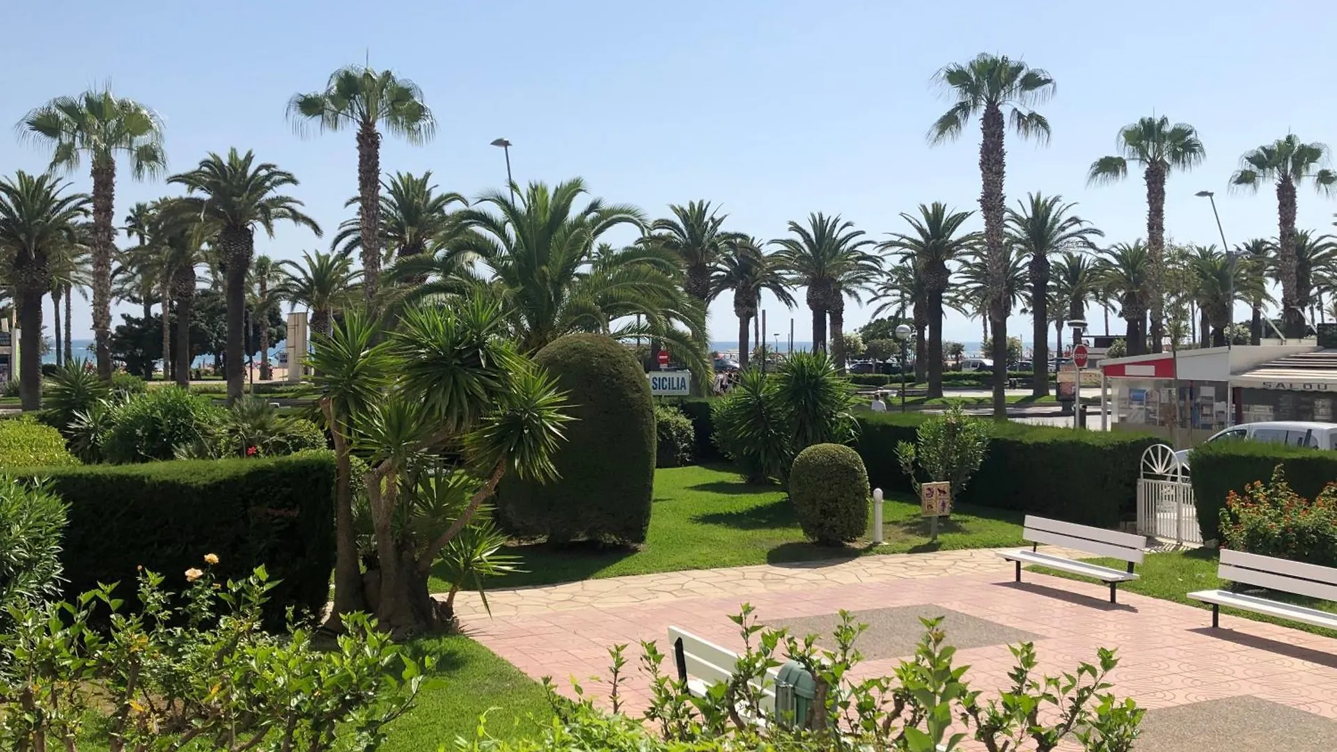 Moderno Apartamento En 1A Linia De Mar En Salou. Spain