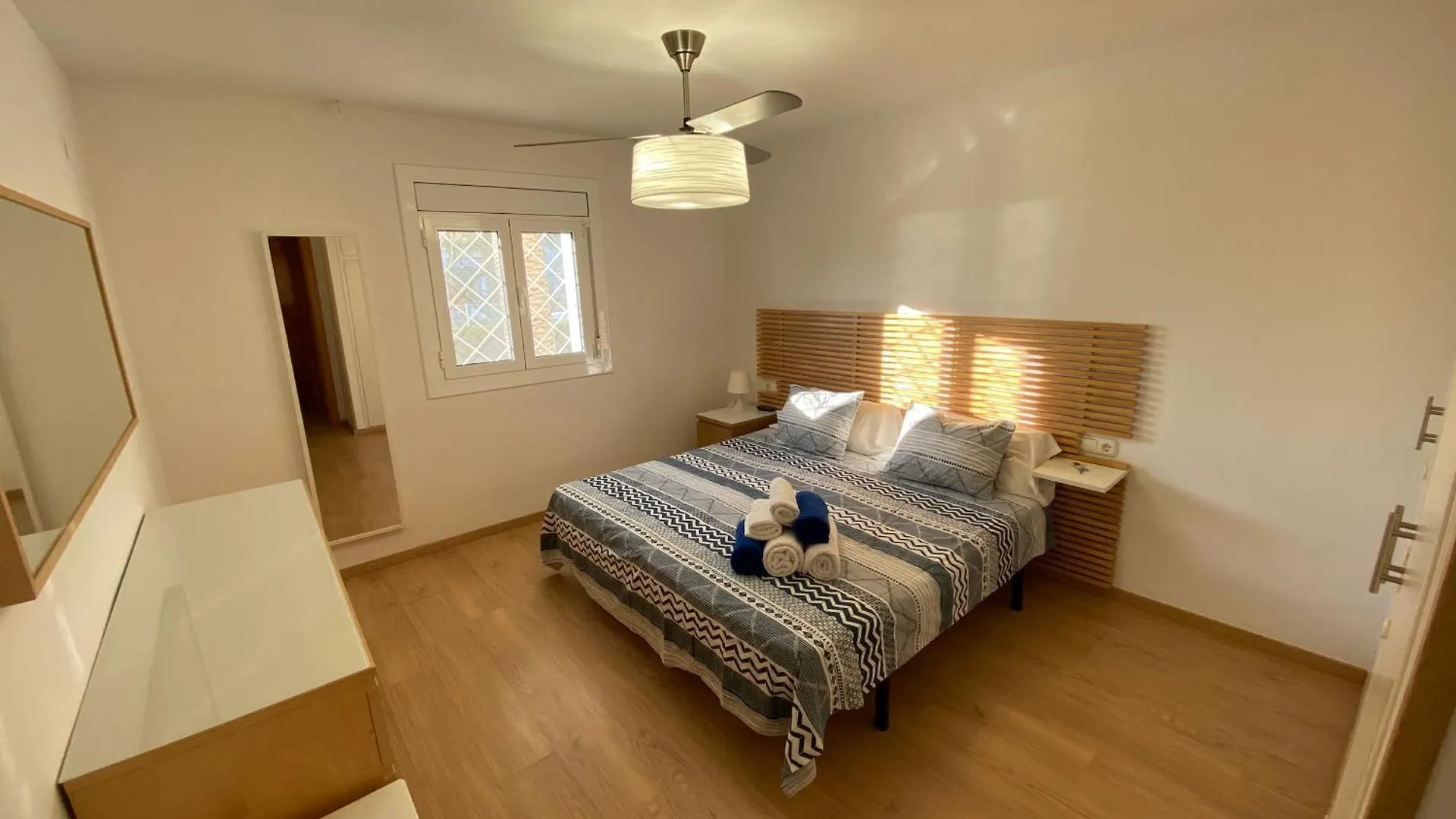 Moderno Apartamento En 1A Linia De Mar En Salou. Apartment